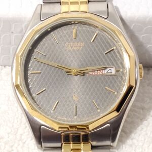 Vintage Citizen CQ Men’s Gray Dial Day Date Gold Tone Stainless Steel Watch